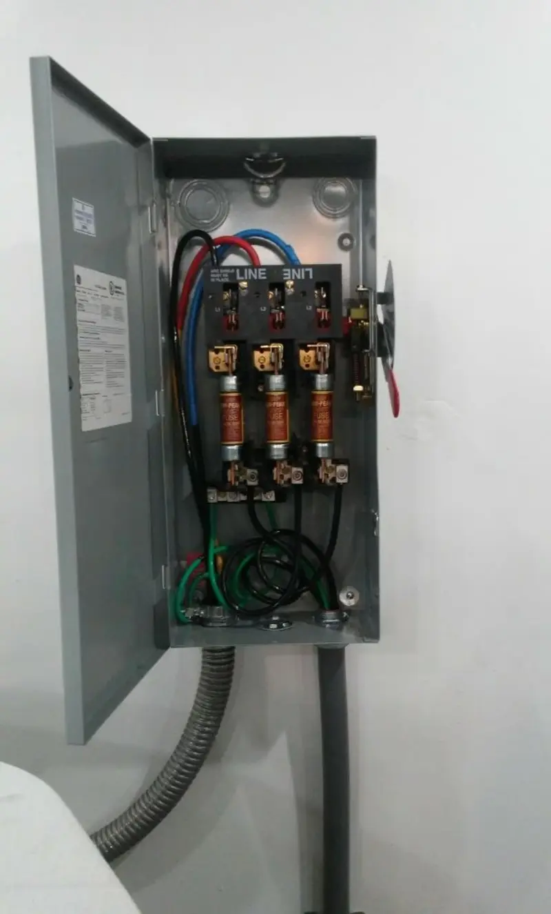 Three-phase disconnect switch installed for Electrical Wiring & Rewiring in Sylvania